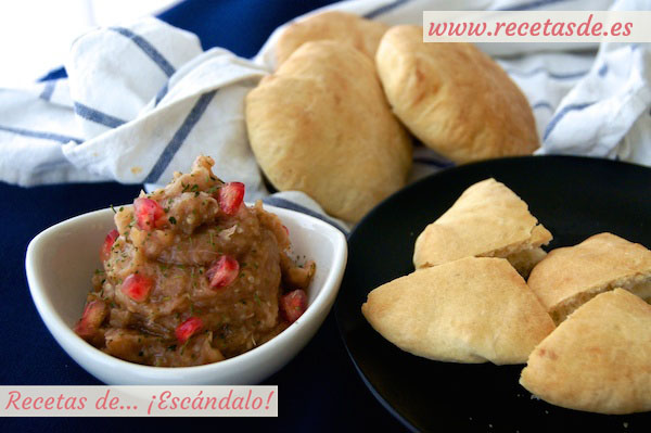 Pan de pita casero y baba ganoush