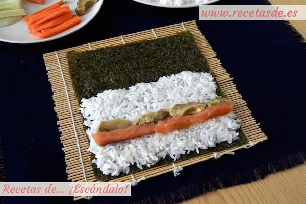 Aguacate en el maki sushi