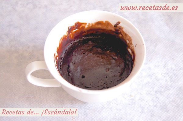Cómo preparar un mug cake de brownie de chocolate al microondas