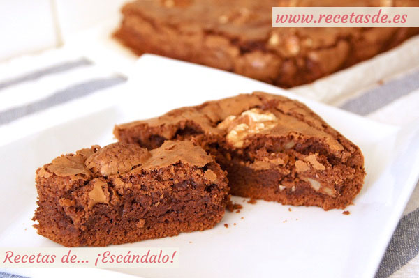 Receta fácil de brownie de chocolate con nueces