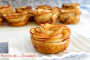 Rosas de manzana y hojaldre
