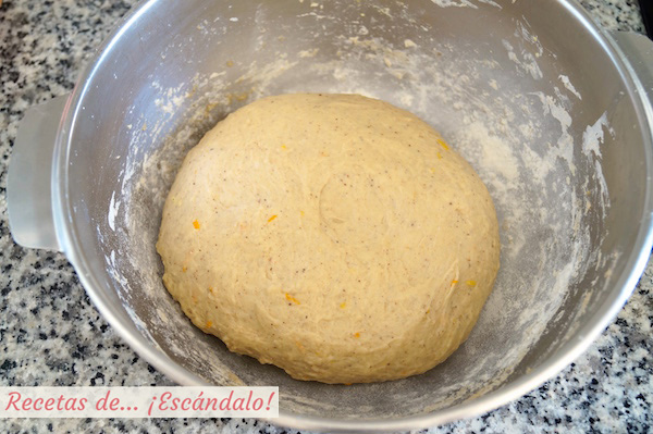 Masa del roscon de reyes para ser formada