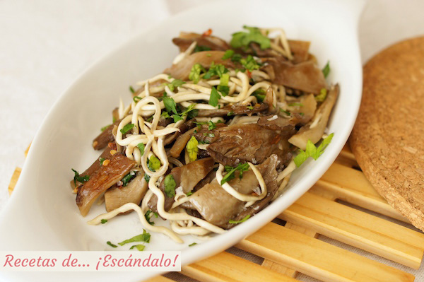 Como preparar setas al ajillo con gulas