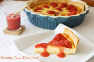 Tarta de fresas con masa quebrada y coulis de fresa