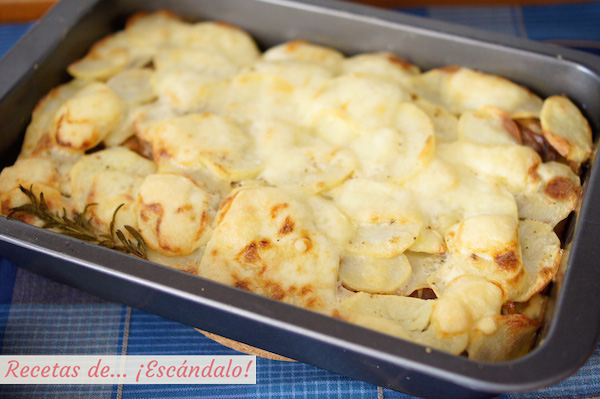 Receta de patatas gratinadas al horno o tartiflette