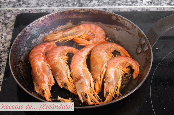 Como preparar langostinos o gambones a la plancha con limon y sal