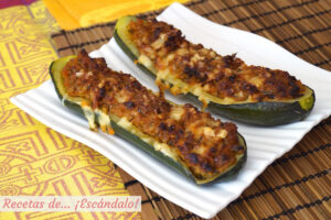Calabacines rellenos de atún al horno
