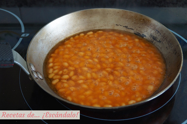 Alubias o frijoles con tomate