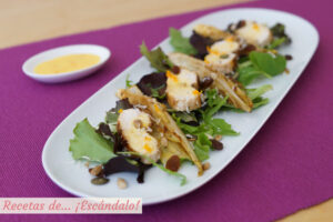 Ensalada de pollo y endivias con salsa de naranja