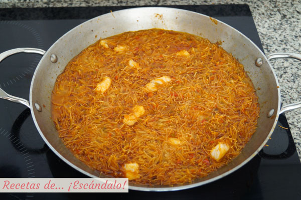 Fumet para la fideua de marisco y pescado