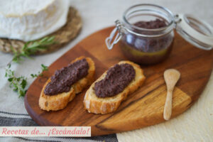 Tapenade o paté de aceitunas negras