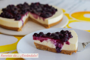 Tarta de queso fría con arándanos. Receta sin horno