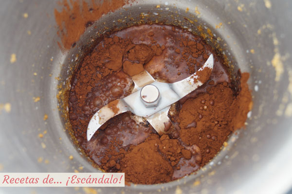 Leche, cacao, avellanas y azucar