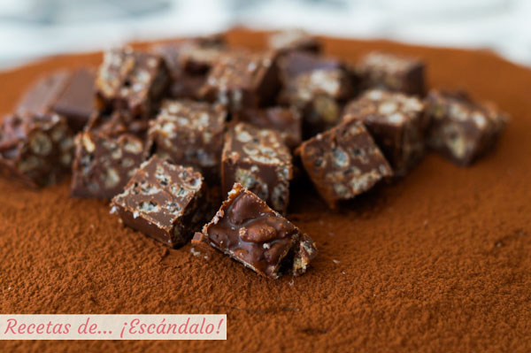 Decoracion tarta de turron de chocolate