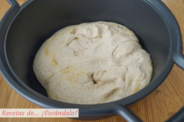 Masa de pan en cazuela u olla