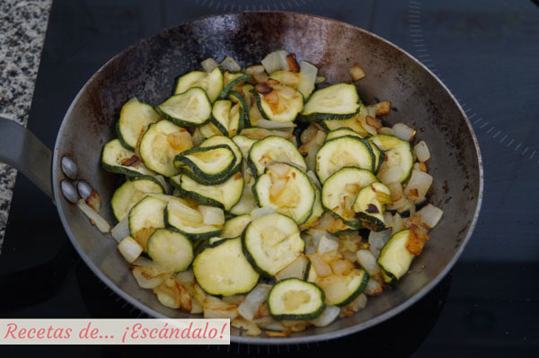 Calabacin y cebolla