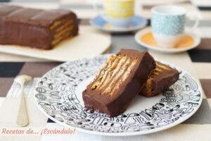 Tarta de galletas y chocolate sin horno. La más fácil y con potente sabor a chocolate