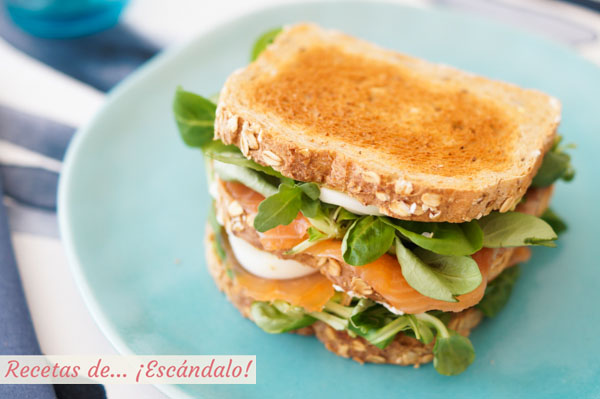 Como hacer el sandwich Ses Illetes de salmon, aguacate y huevo duro