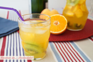 Cómo hacer sangría de cava con frutas. Receta e ingredientes