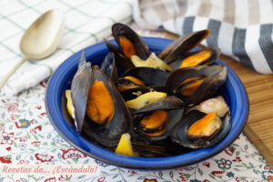 Cómo cocer mejillones al vapor con limón y pimienta. Riquísimos y fáciles