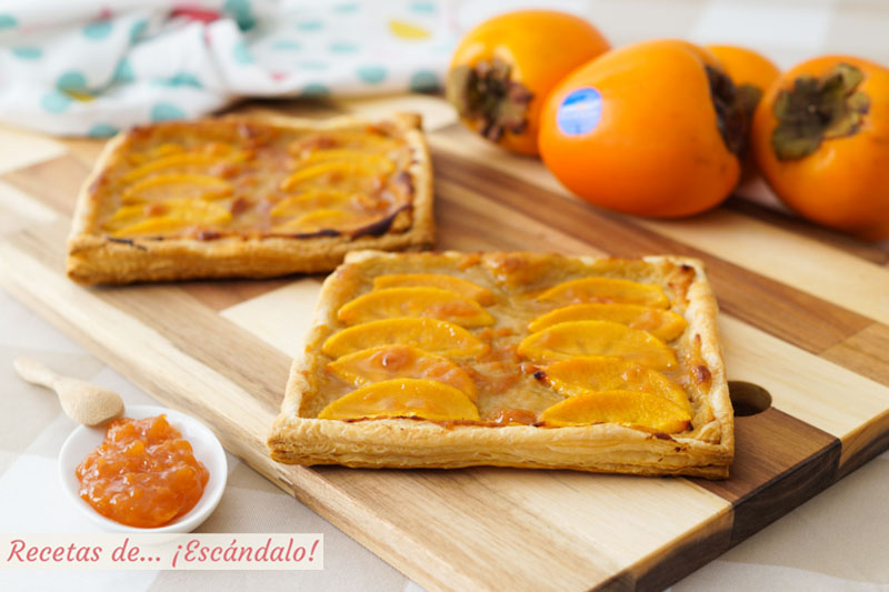 Tarta de hojaldre y crema pastelera con kaki persimon