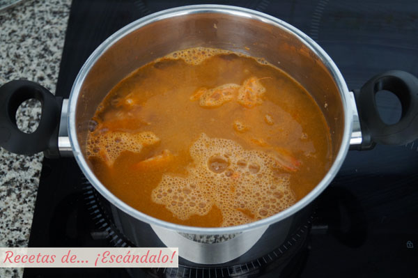 Caldo de langostinos