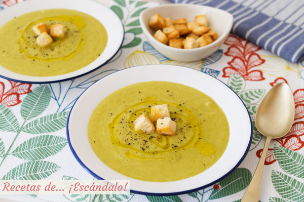 Receta de crema de calabacin y puerros con o sin quesitos