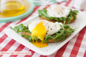 Cómo hacer un huevo escalfado o huevo poché perfecto. Conoce los trucos