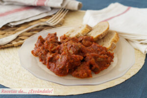 Carne con tomate. Receta típica andaluza muy fácil y rica