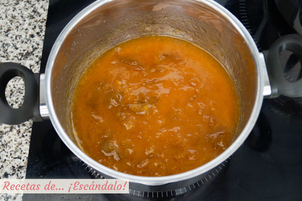 Mermelada casera de ciruelas amarillas