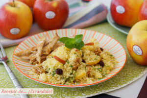 Cuscús con manzana, hierbabuena y pechuga de pollo a la plancha