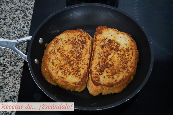 Como hacer tostadas francesas o french toast con fresas y caramelo salado