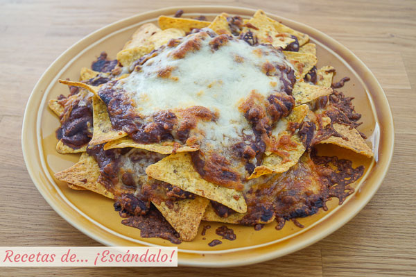 Nachos al horno con queso
