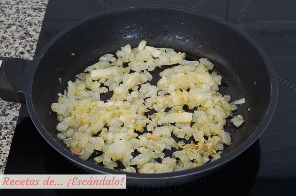 Ajos y cebollas para el aji de gallina