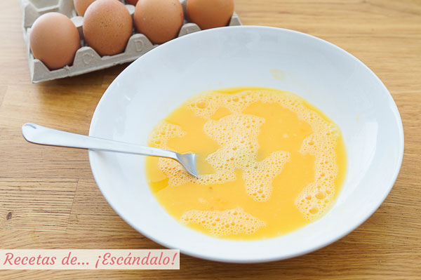 Huevos batidos para tortilla