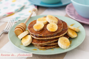 Pancakes o hot cakes de banana o plátano. Sabrosos, rápidos y fáciles