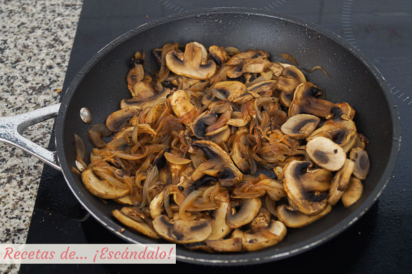 Sofrito de cebolla y champinones