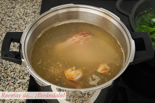 Receta de caldo gallego tradicional - 1
