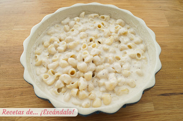 Mac and cheese o macarrones con queso con bechamel casera