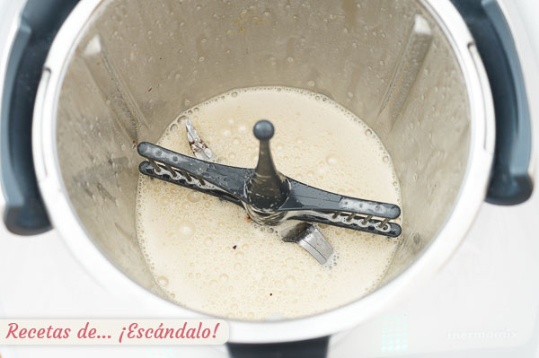 Huevos y azucar para brownie thermomix