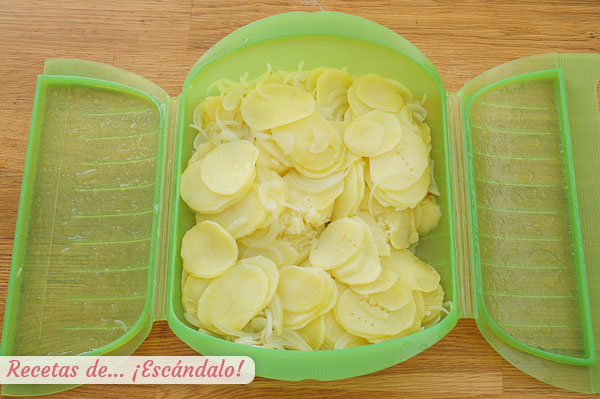 Patatas y cebolla tortilla microondas