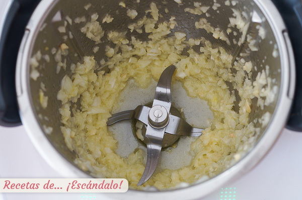 Cebolla y ajo para merluza