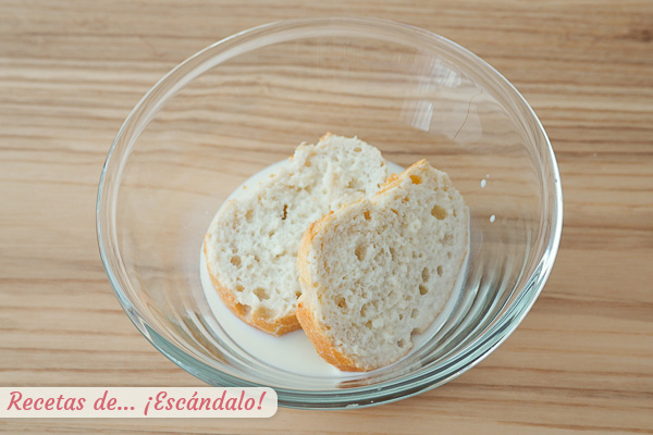 Pan remojado en leche