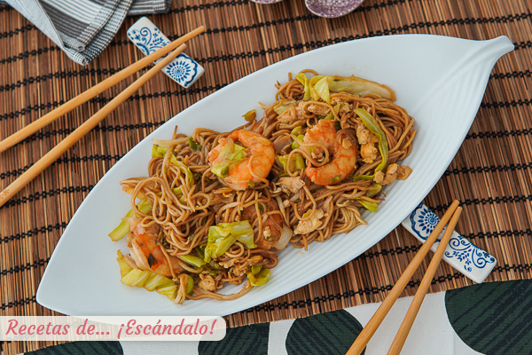 Como hacer noodles o fideos chinos con gambas y verduras, super ricos