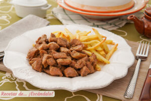 Zorza gallega o picadillo de chorizo con patatas. Receta tradicional