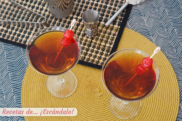 Como hacer la receta del clasico coctel Manhattan con whisky y vermut