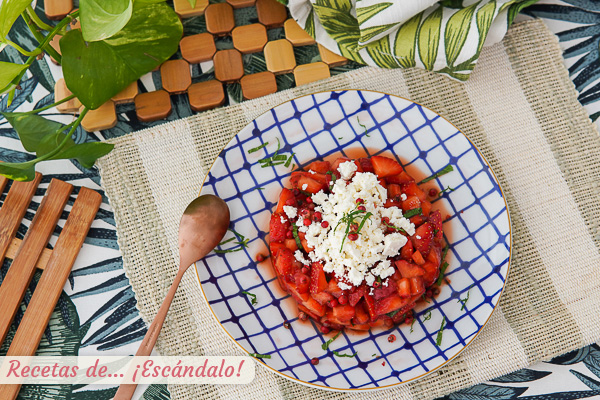 Como hacer tartar de fresa con queso feta y hierbabuena
