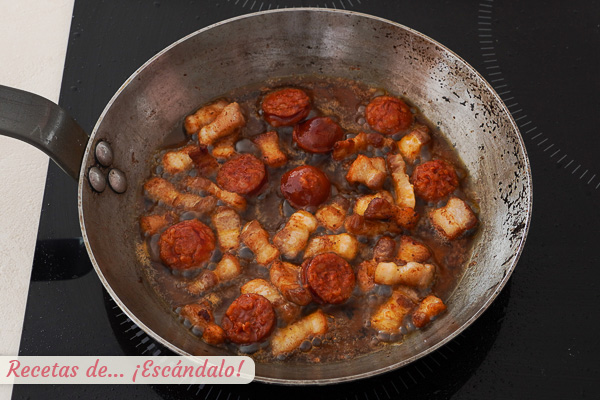 Panceta y chorizo gachas manchegas caseras